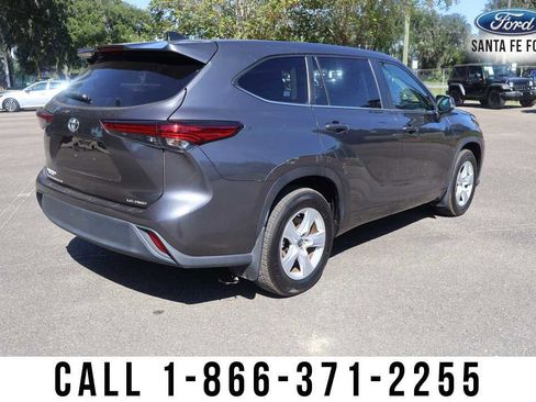 Used 2023 Toyota Highlander Platinum image 6