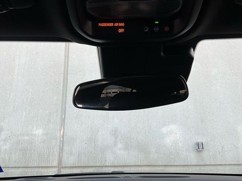 Used 2025 Buick Envista Preferred image 17