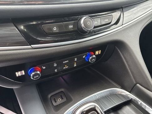 Used 2019 Buick Enclave Essence image 23