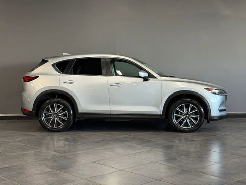 Used 2018 MAZDA CX-5 Touring w/ Preferred Equipment Package AWD/4WD image 4