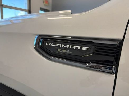 Used 2024 GMC Sierra 1500 Denali Ultimate AWD/4WD image 12
