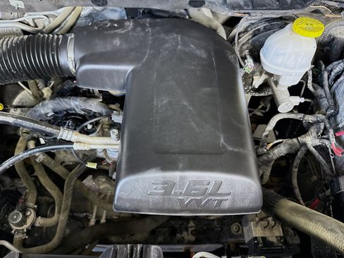 Used 2018 RAM 1500 Express RWD image 34