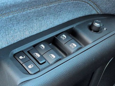 New 2026 Jeep Compass Latitude AWD/4WD image 23