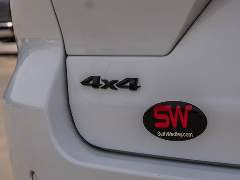 Used 2024 Jeep Grand Cherokee Altitude image 12