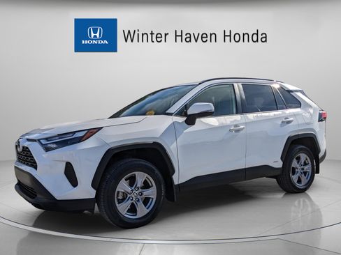 Used 2022 Toyota RAV4 XLE image 2