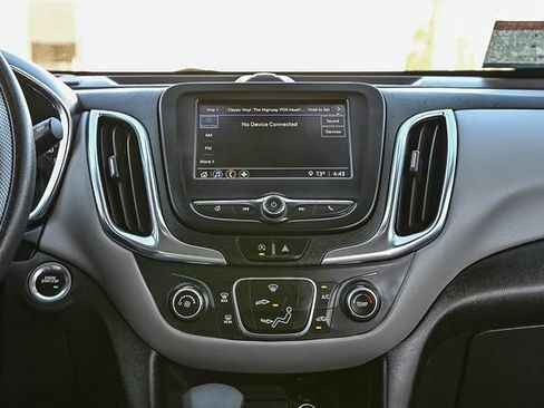 Used 2022 Chevrolet Equinox LS w/ LS Convenience Package FWD image 16