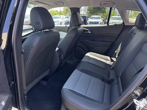 Used 2026 Chevrolet Trax LT FWD image 31