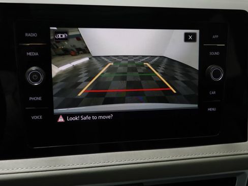 New 2026 Volkswagen Taos SE image 10