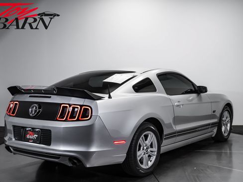 Used 2014 Ford Mustang Coupe RWD image 5