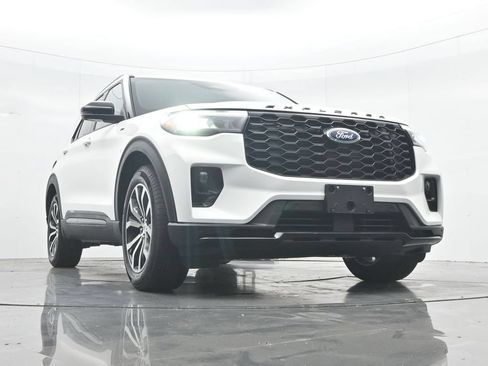 New 2026 Ford Explorer ST-Line w/ Premium Package RWD image 44