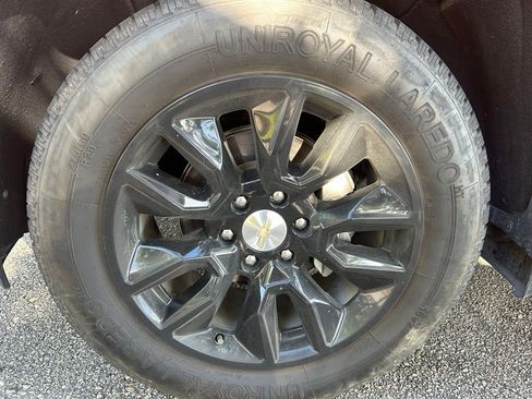 Used 2020 Chevrolet Silverado 1500 Custom w/ Custom Value Package RWD image 10