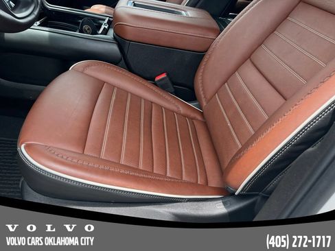 Used 2023 GMC Yukon Denali Ultimate AWD/4WD image 9