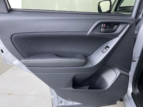 Used 2017 Subaru Forester 2.5i Premium image 19