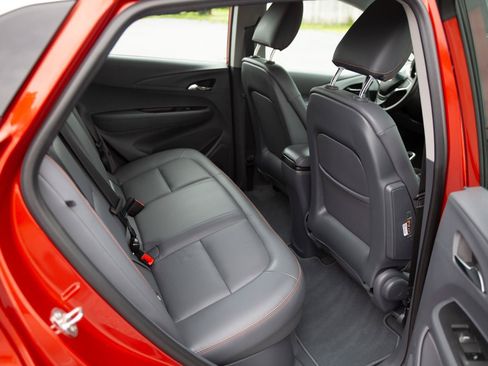 Used 2020 Chevrolet Bolt Premier FWD image 22