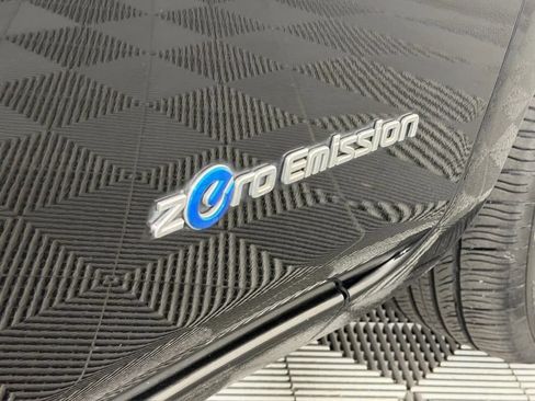 Used 2013 Nissan Leaf SL w/ Premium Pkg FWD image 30