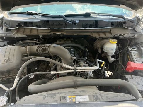 Used 2021 RAM 1500 Classic SLT RWD image 28