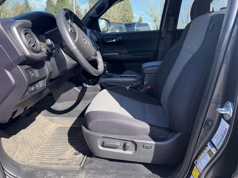 Used 2023 Toyota Tacoma TRD Sport w/ Black Out Package (TMS) image 3