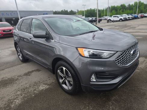Used 2024 Ford Edge SEL w/ Convenience Package AWD/4WD image 2