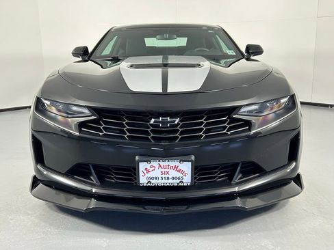 Used 2021 Chevrolet Camaro LT w/ Technology Package image 2