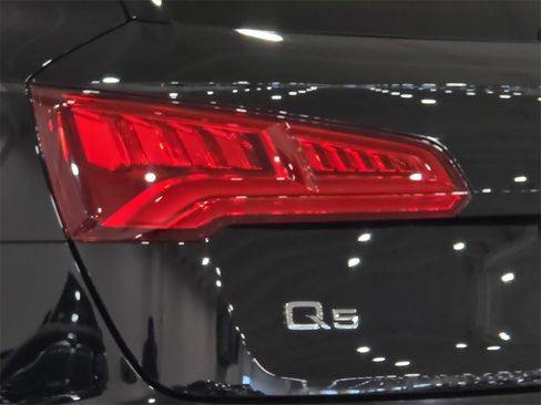 Used 2020 Audi Q5 2.0T Premium w/ Convenience Package image 32