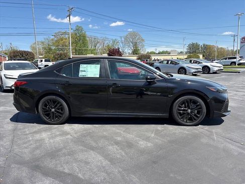 New 2026 Toyota Camry SE image 2