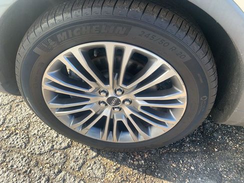 Used 2016 Lincoln MKX Reserve w/ Driver Assistance Package image 10