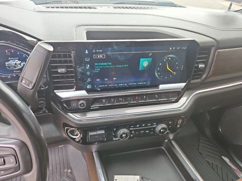 Used 2025 Chevrolet Silverado 3500 High Country w/ High Country Premium Package image 19