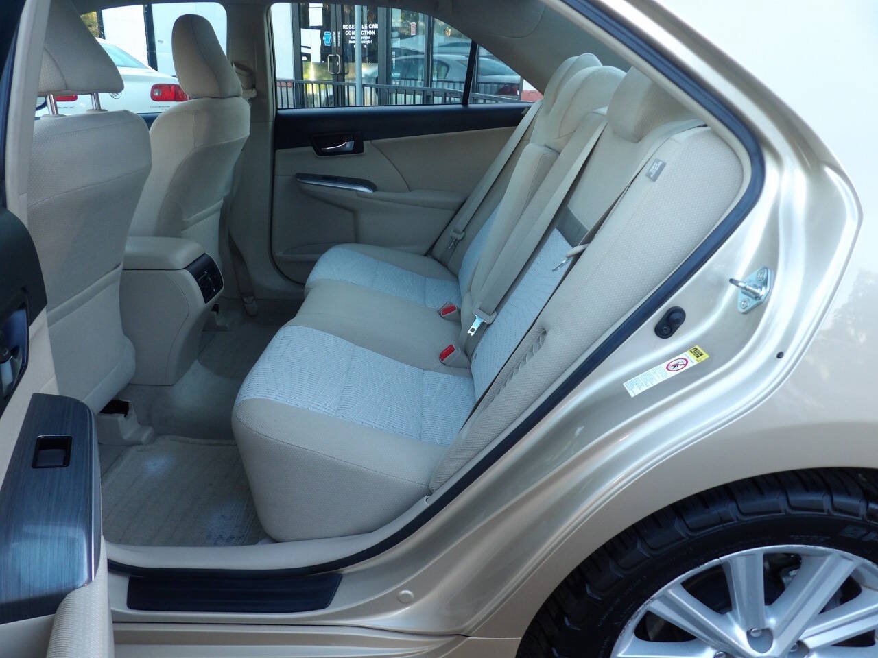 Used 2012 Toyota Camry XLE w/ Convenience Pkg FWD image 10