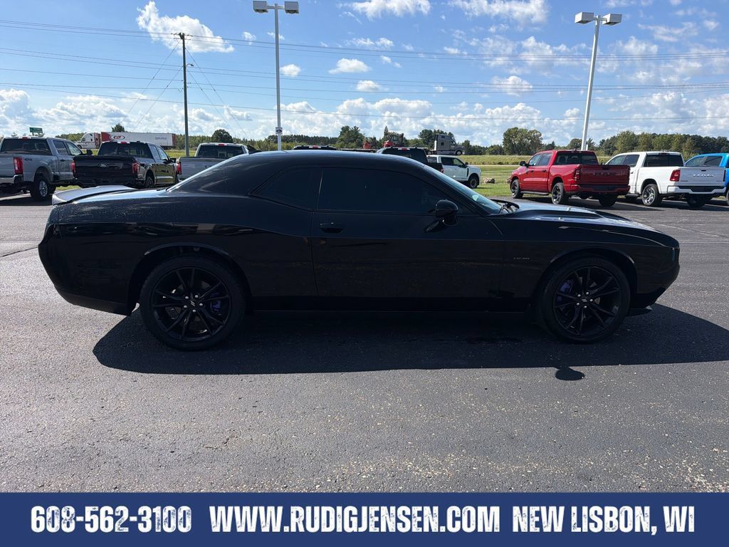 Used 2017 Dodge Challenger R/T w/ Driver Convenience Group RWD image 6