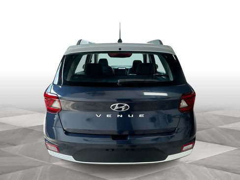 Used 2023 Hyundai Venue Limited w/ Cargo Package FWD image 7