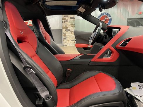 Used 2016 Chevrolet Corvette Z06 w/ 3LZ Preferred Equipment Group image 28