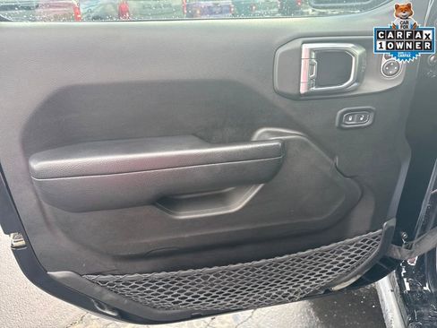 Used 2023 Jeep Wrangler Unlimited Rubicon w/ Cold Weather Group image 13