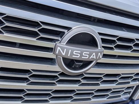 Used 2023 Nissan Titan Platinum Reserve w/ Moonroof Package RWD image 5
