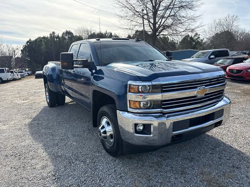 Used 2016 Chevrolet Silverado 3500 LT w/ LT Convenience Package image 12