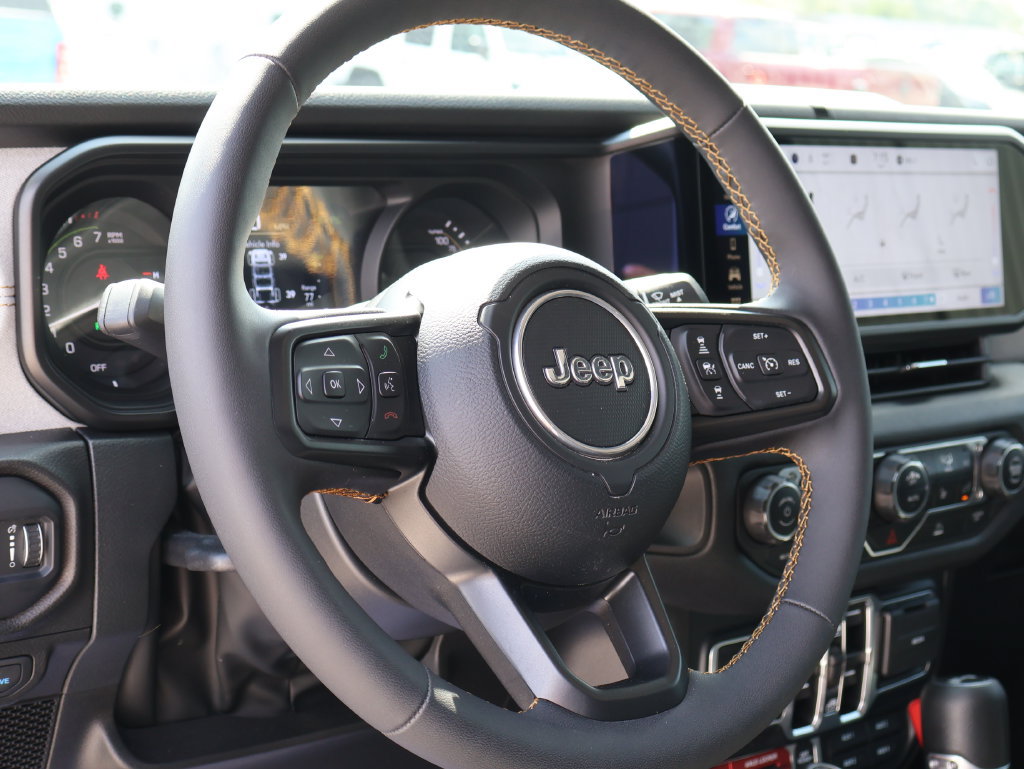 Used 2024 Jeep Wrangler Unlimited AWD/4WD image 23