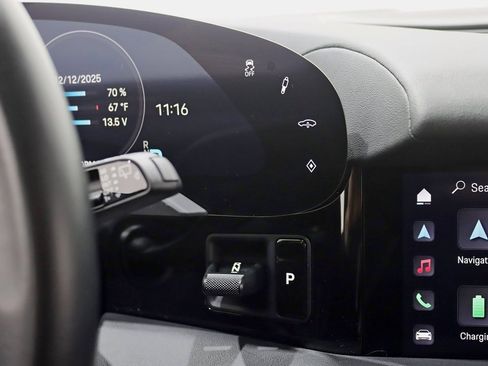 Used 2022 Porsche Taycan 4 Cross Turismo image 14