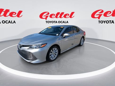 Used 2020 Toyota Camry LE image 4
