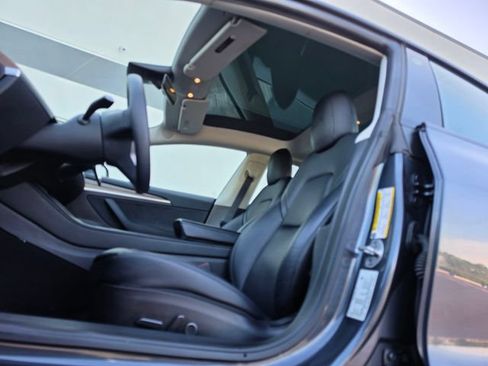 Used 2022 Tesla Model 3 Long Range AWD/4WD image 22