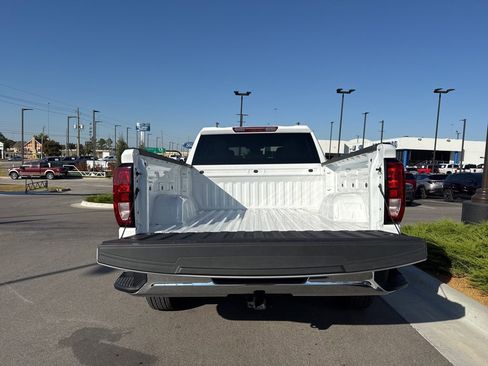 Used 2024 GMC Sierra 1500 Pro w/ Pro Value Package image 9