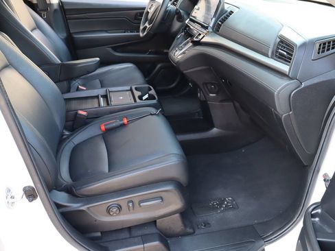 Used 2025 Honda Odyssey EX-L image 17