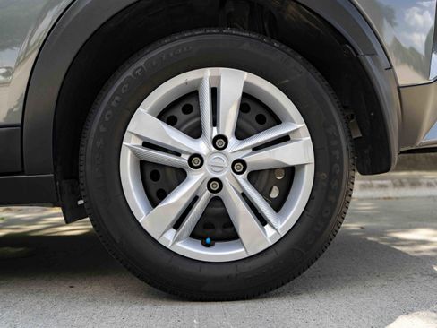 Used 2024 Nissan Kicks S FWD image 15