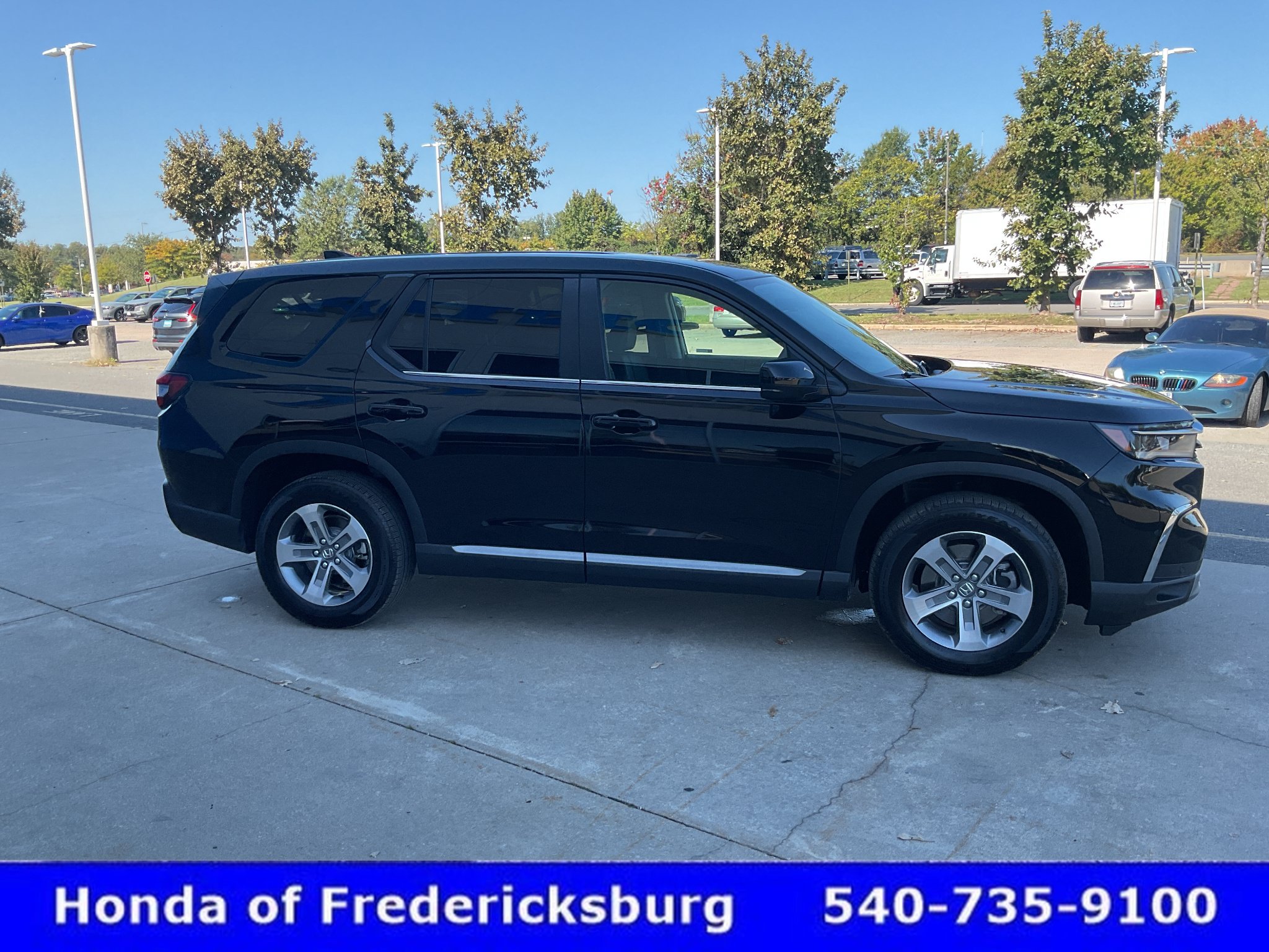 Used 2025 Honda Pilot EX-L image 6