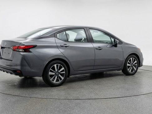 Used 2025 Nissan Versa SV image 9