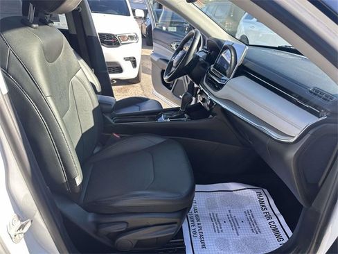 Certified 2022 Jeep Compass Limited w/ Sun and Sound Group image 22