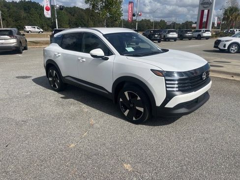 New 2025 Nissan Kicks SR image 1