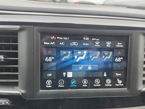 Used 2020 Chrysler Pacifica Touring-L image 17