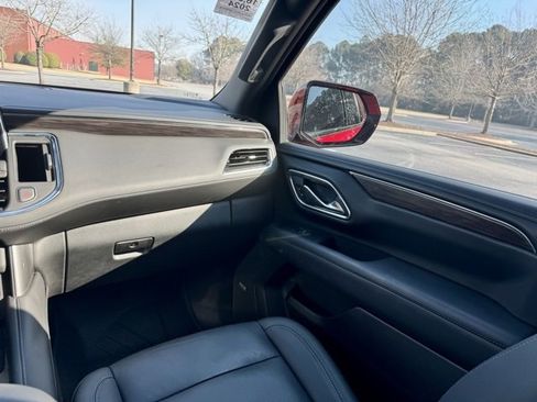 Used 2024 Chevrolet Tahoe Z71 w/ Luxury Package image 26