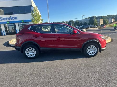 Used 2018 Nissan Rogue Sport S AWD/4WD image 4