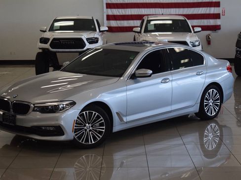 Used 2018 BMW 530i xDrive AWD/4WD image 11