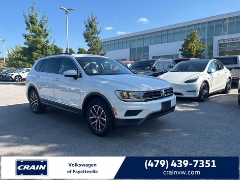 Used 2018 Volkswagen Tiguan SE image 1